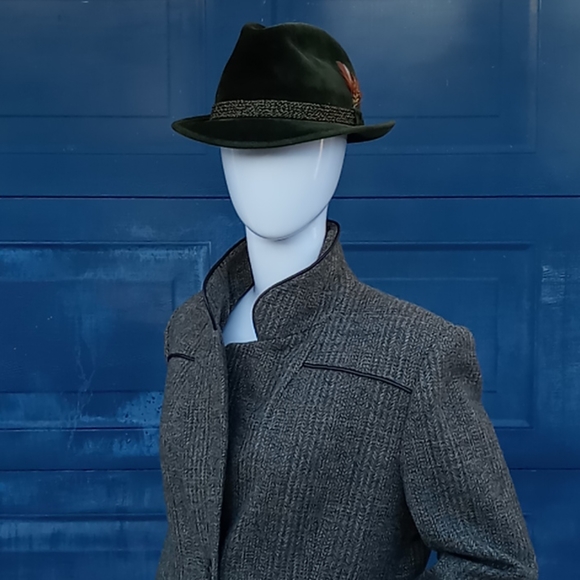 McCartneys for Miltons Hats NYC Vintage Genuine Velour feathered Fedora